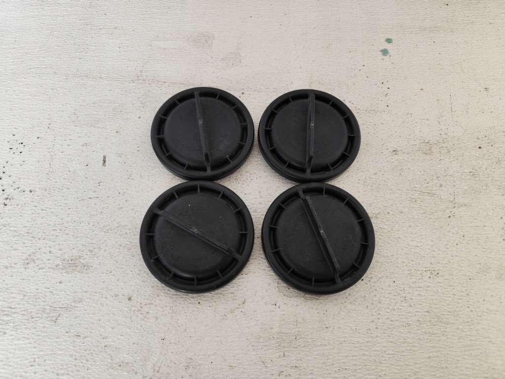 фото №1, Kia venga f10 astra j w204 кришка лампи перед