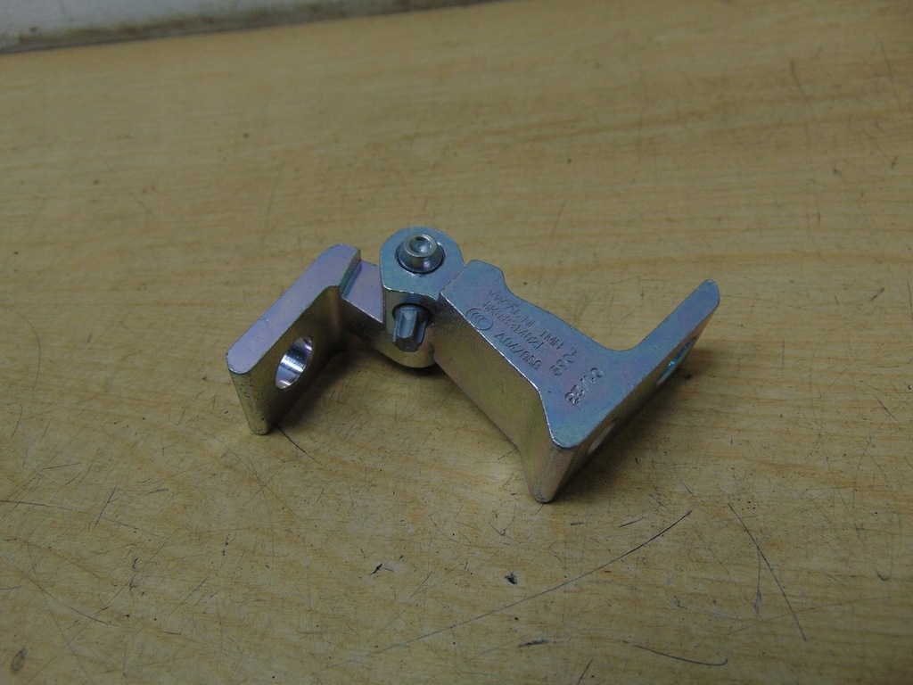 фото №1, Петля двері правий audi a4 b8 8k0831402e