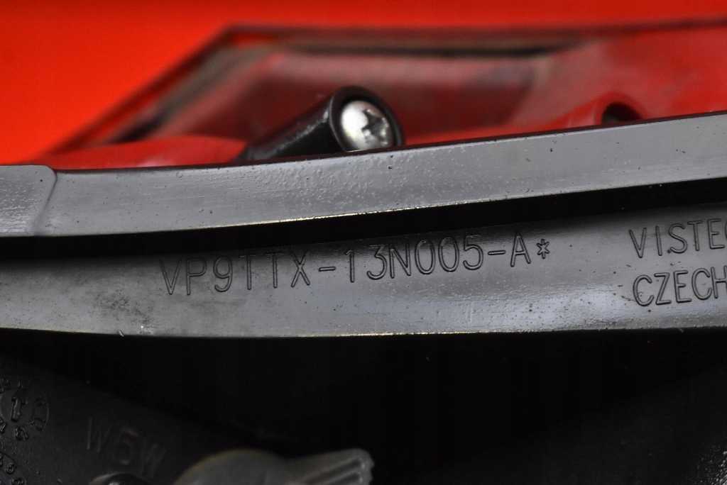 Купити Лампа ліва задній задня 13226856 opel insignia a kombi 08-14