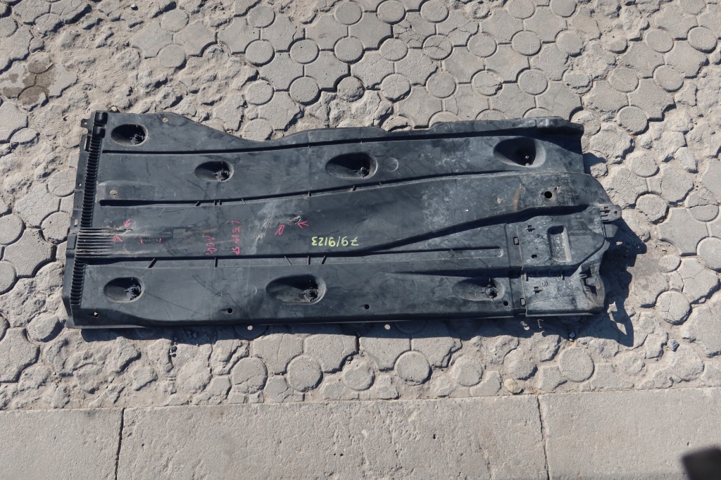 фото №1, Защита подвеска левая seat leon 5f 5q0825201l