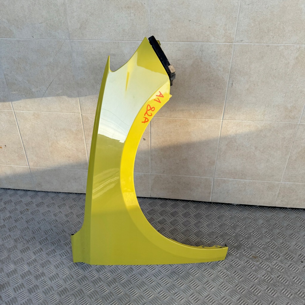 Купити Крило правий комплектний  audi a1 82a 2019 рік