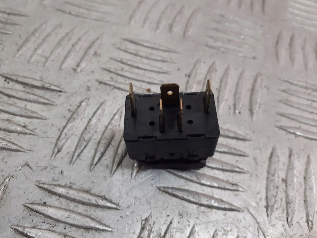 фото №2, Кнопка управление стекло audi a4 b5