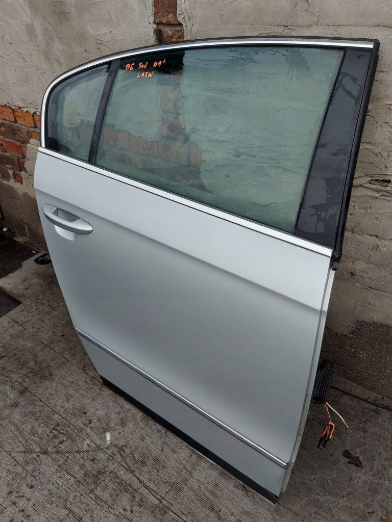 Купити Vw passat b6 2009 седан двері правий задній