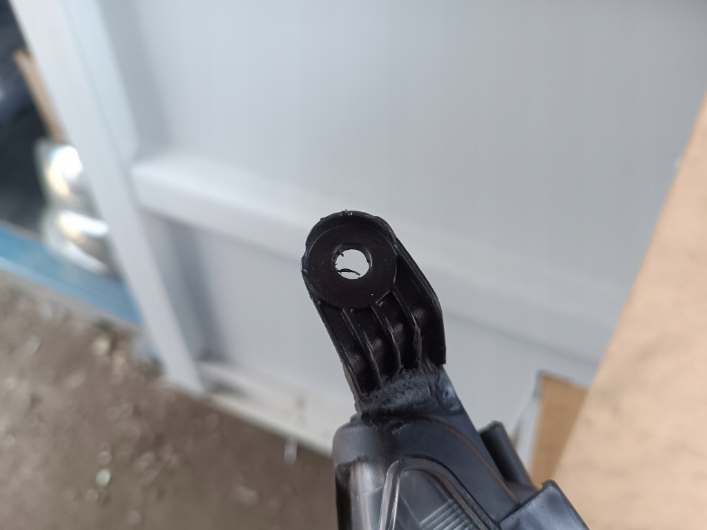 Toyota avensis t27 рестайлинг  линза led фара правый  левая Доставка