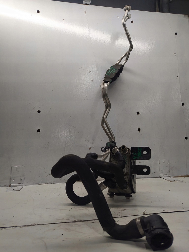 фото №1, Jaguar f-pace 2.0d радиатор масла aw837a095aa