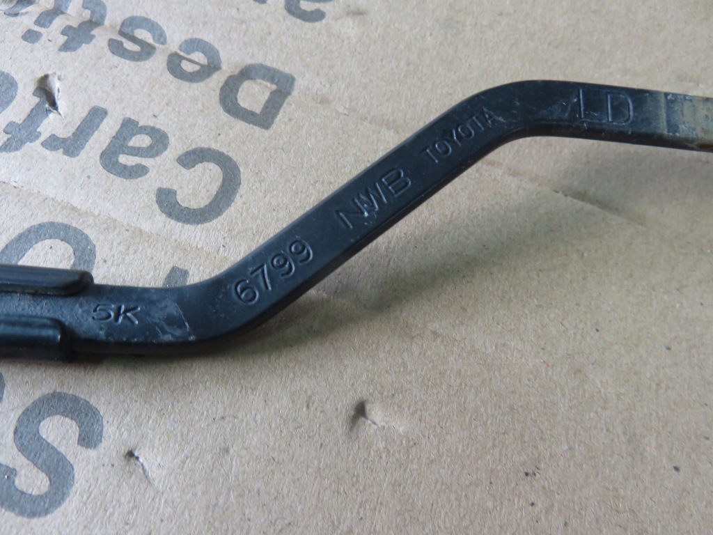 фото №2, Toyota corolla verso ii рычаг дворники левая 04-09r eu