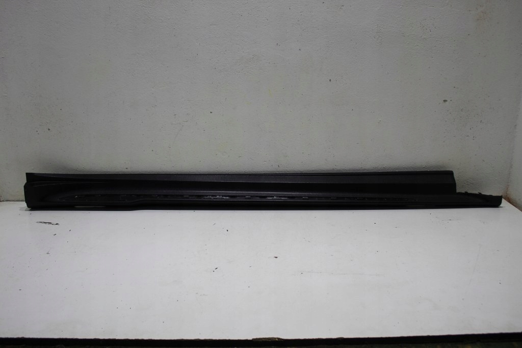 фото №13, Накладка порог правая сторона porsche taycan 9j1 9j1854886ok1