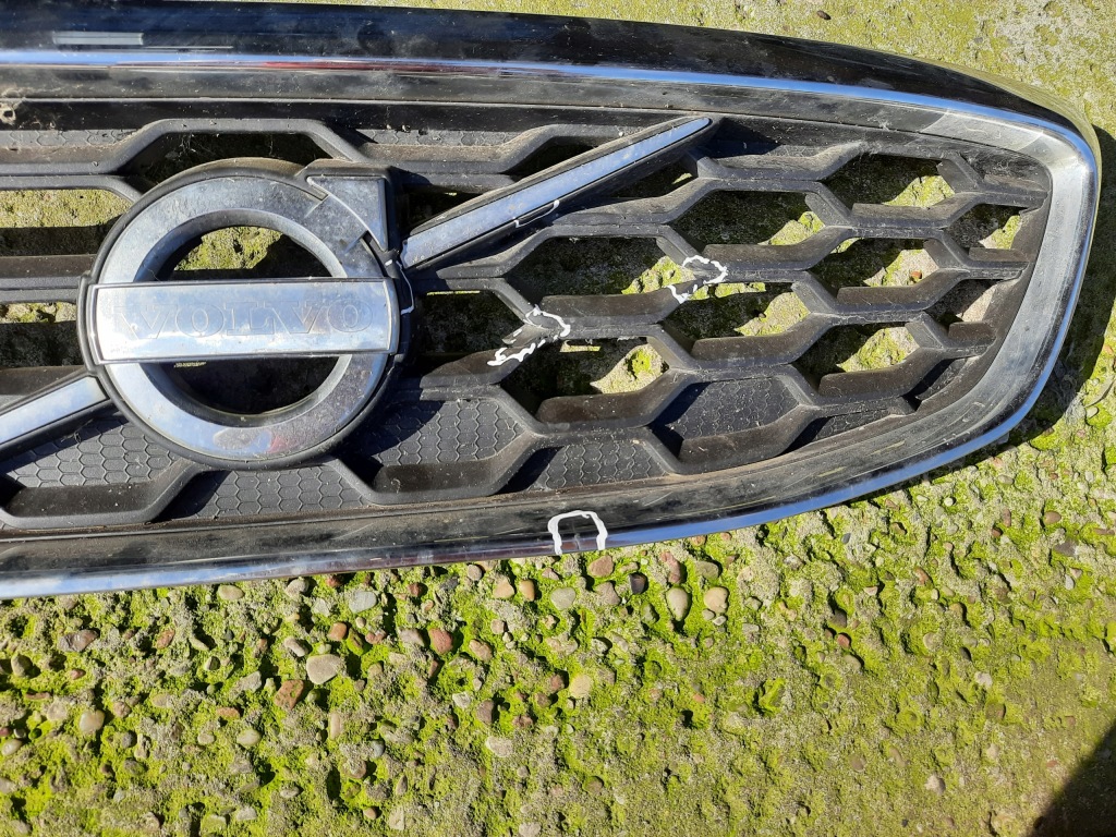 фото №11, Volvo v40 ii d3 2.0d cross country решётка радиатора решётка радиатора бампера