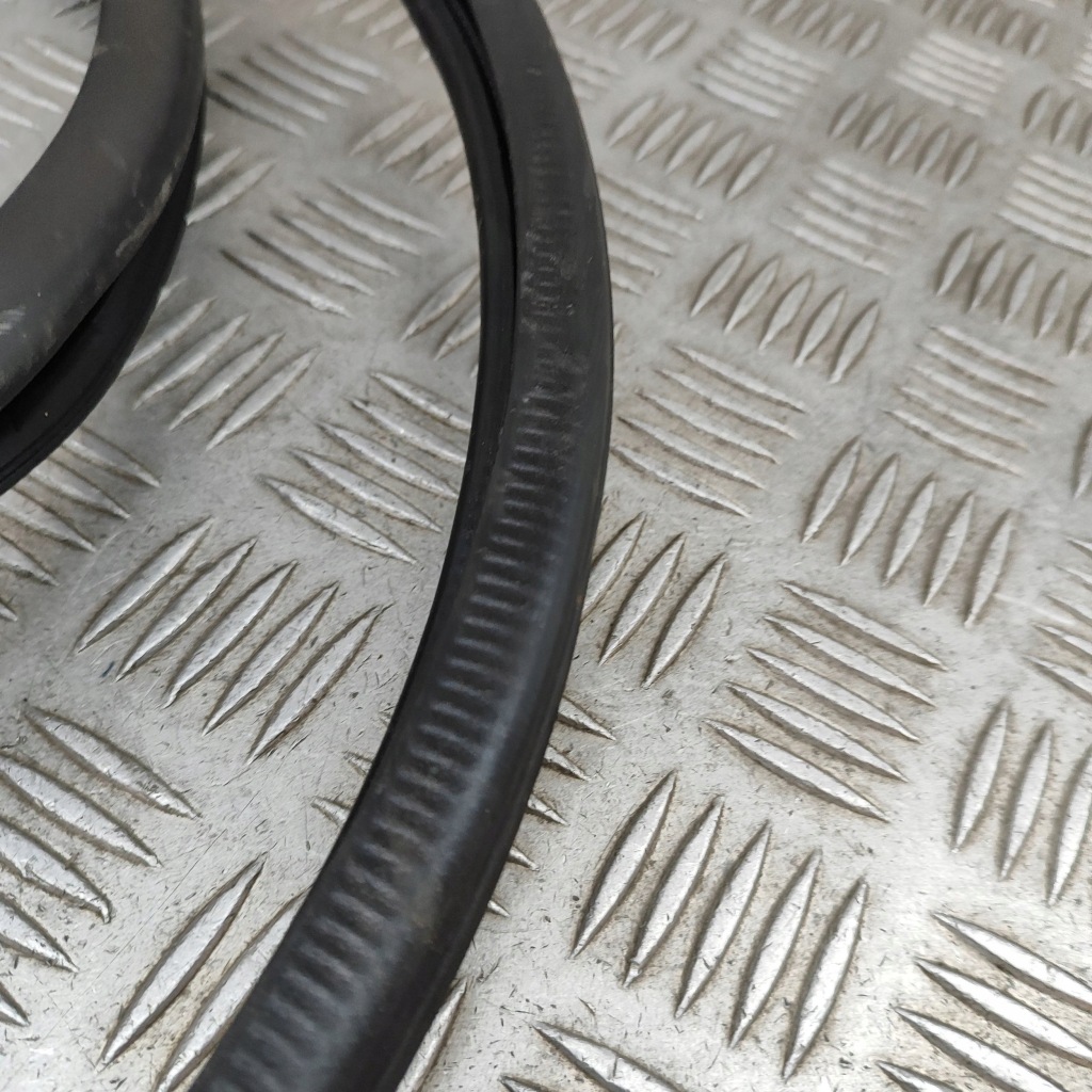 Lexus ux 2020 ліва сторона прокладка двері Недорого