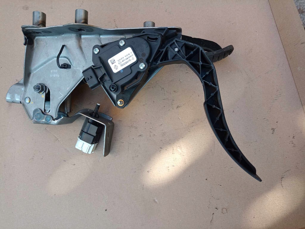 фото №2, Педаль gaz зчеплення гальмо renault clio iv kpl