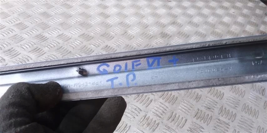 фото №9, Vw golf plus 2011r молдинг двері права задня задня