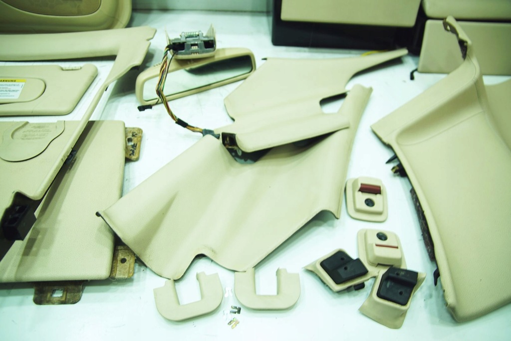 фото №12, Сиденья сиденье коврик обивка бардачок бежевый 205a mercedes sl r230