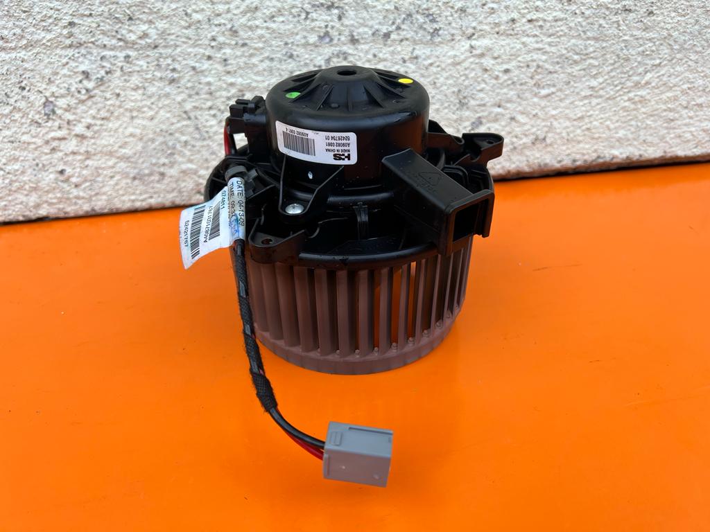 фото №1, Opel insignia a 52426734 вентилятор вентилятор europ