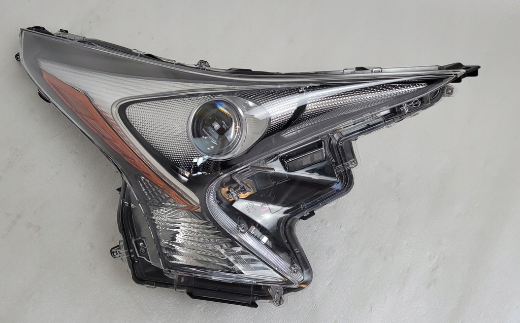 фото №1, Лампа правая перед koito led toyota prius xw50 iv 2015-2019