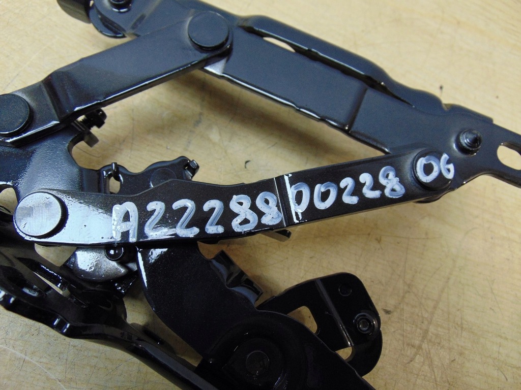 фото №12, Петля капот правый mercedes s klasa w222 a2228800228 новый