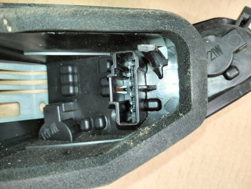 Вкладыш фары правая  задний peugeot 207 рестайлинг  led hb lata 2009-2012 Цена