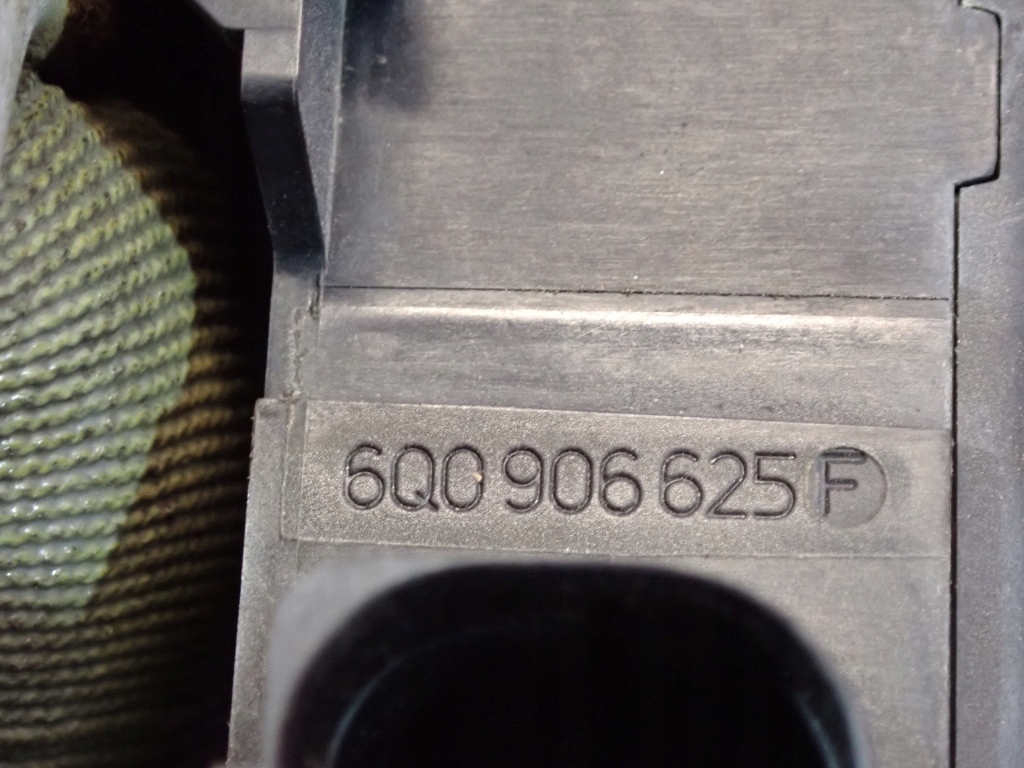 фото №5, Skoda roomster 06-10 1.4 tdi 70km клапан вакууму 6 pin 6q0906625f