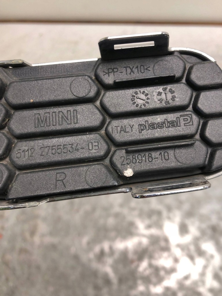Решётка бампера правая  задний mini r55 2755534 с Разборки