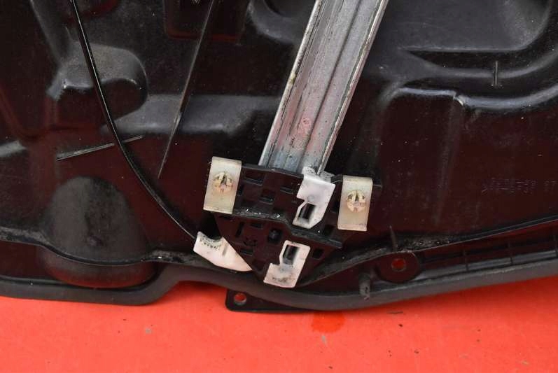 фото №8, Подъемник стекло левый перед eu gj6a-97xn mazda 6 1 i gg 02-05