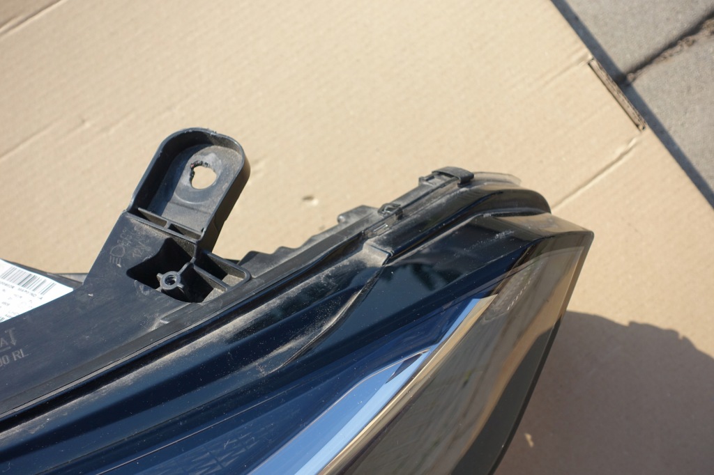 фото №3, Renault clio v лампа передня права full led 260100902r