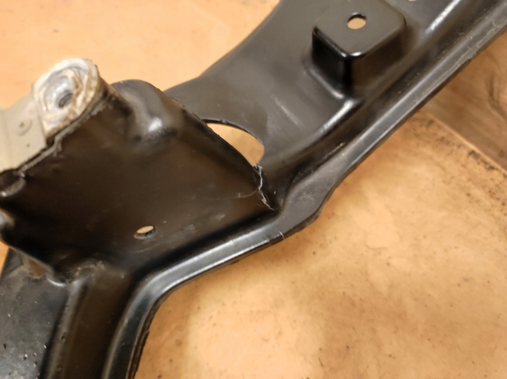 фото №12, Усилитель балка кронштейн поперечина радиатора верхний часть перед explorer vi 6