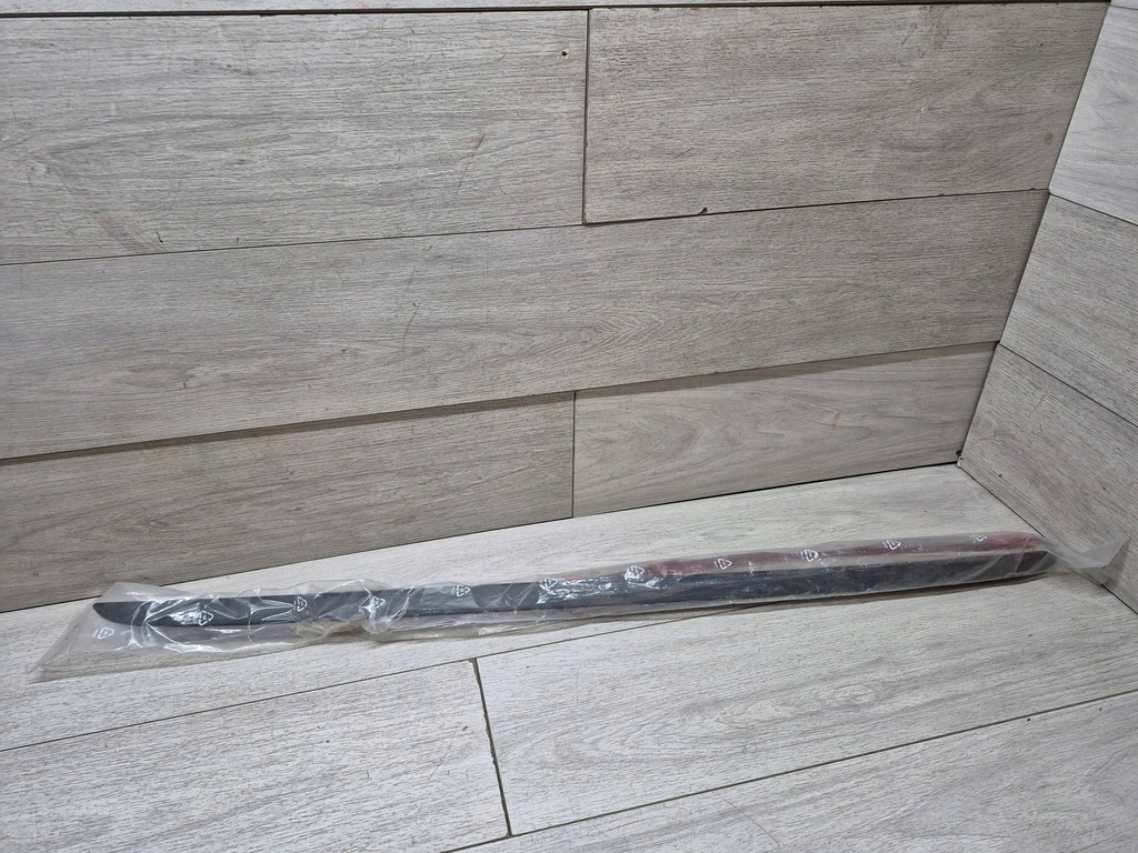 фото №1, 12020. clio iv молдинг крышка багажника багажника 903727861r