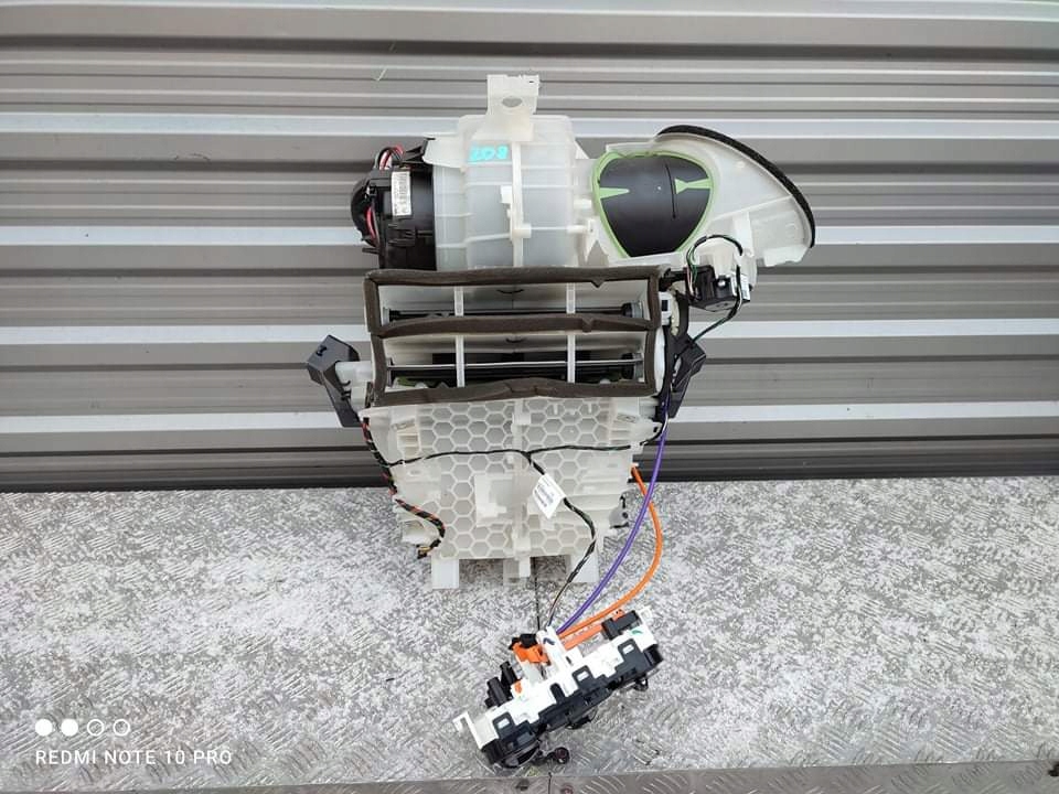 фото №1, Peugeot 208 i отопитель eu.