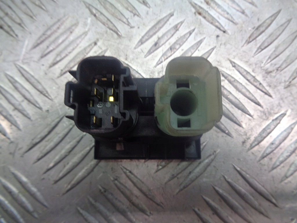 фото №2, Переключатель крышки mondeo mk3 1s7t-19b514-aa