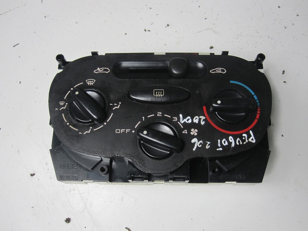 фото №1, Панель управление обдув peugeot 206 01r