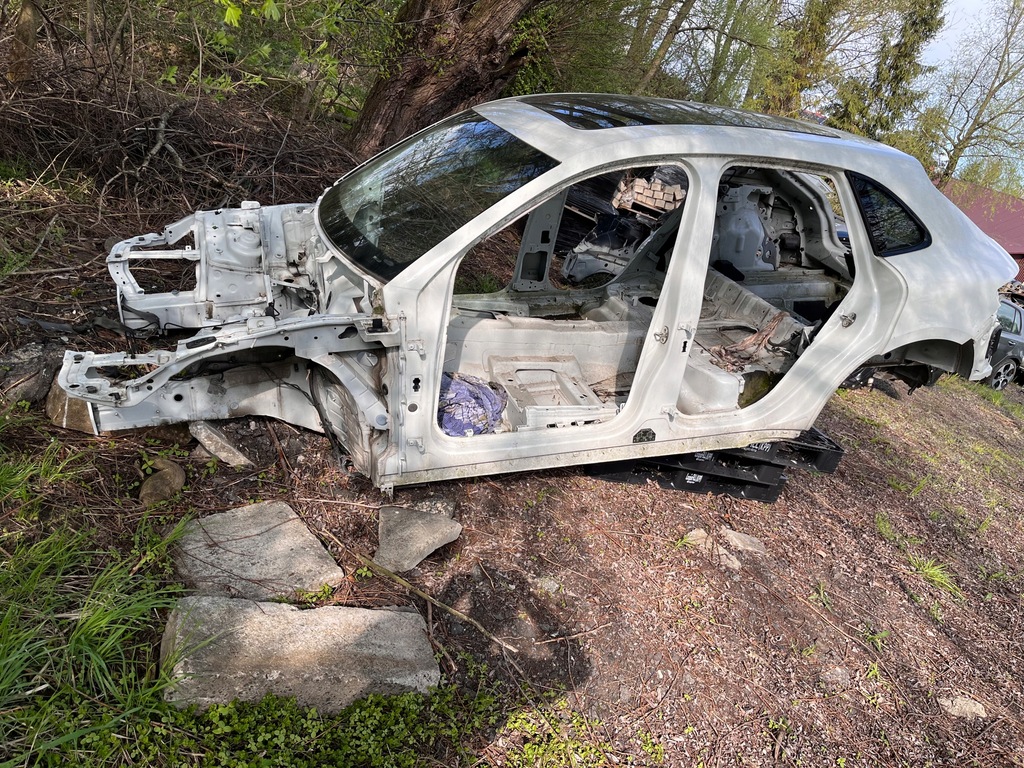 фото №1, Porsche macan кузов крила дах чверть casta