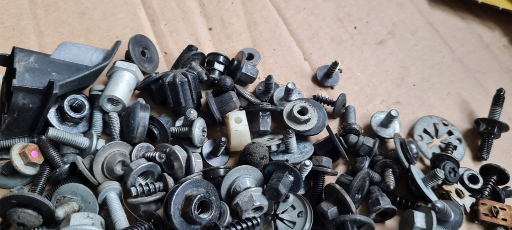 фото №11, A4 b9 8w болты винтики перед бампера поперечина ly9t a5 8w s5 q5 80a vw audi