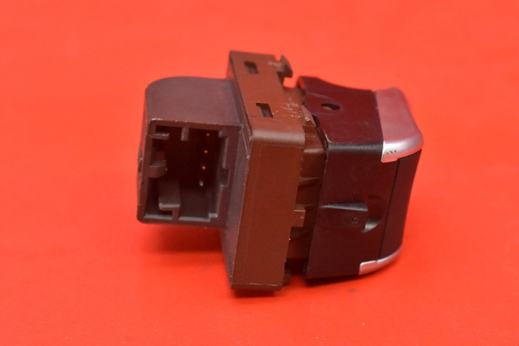 Выключатель кнопка открывания крышки 4h0959831b audi a6 c7 универсал рестайлинг  14-20 Недорого