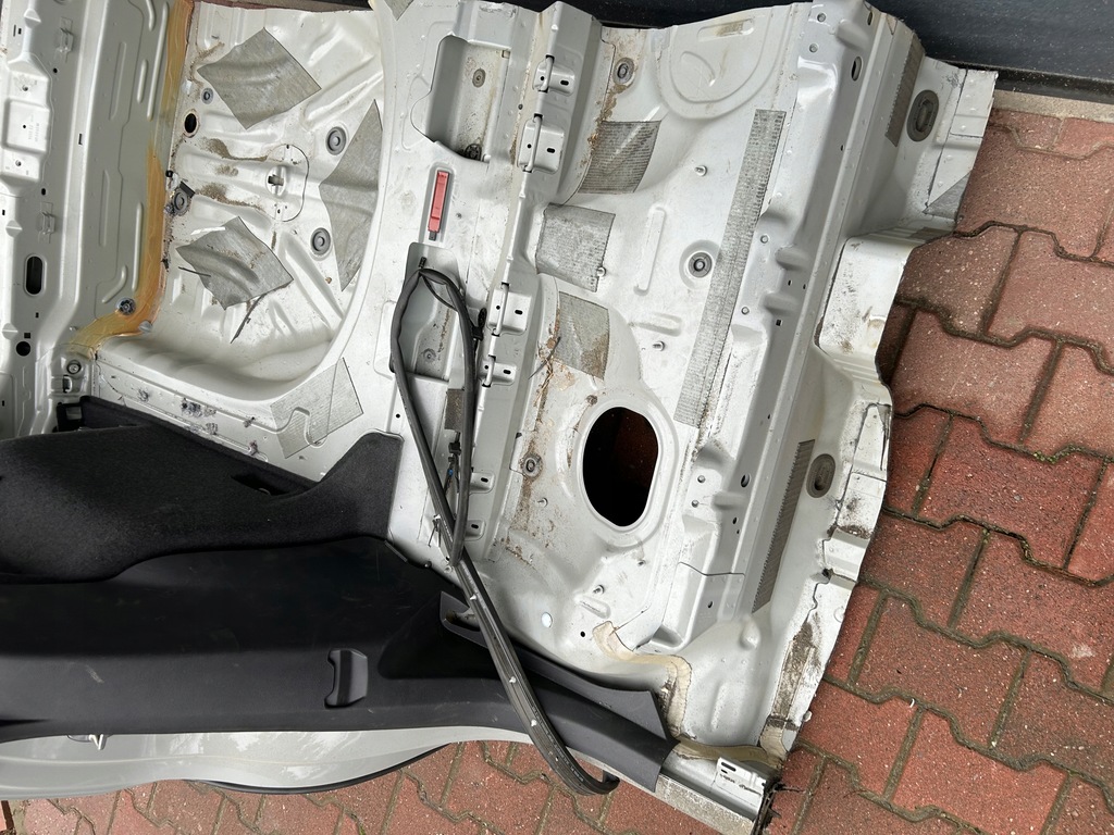 фото №7, Skoda karoq 23r четверть задняя правая