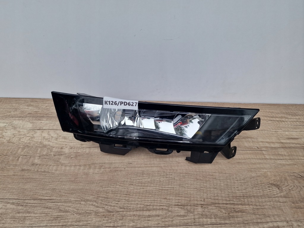 фото №1, Skoda rapid po рестайлінг правий протитуманна фара оригінал