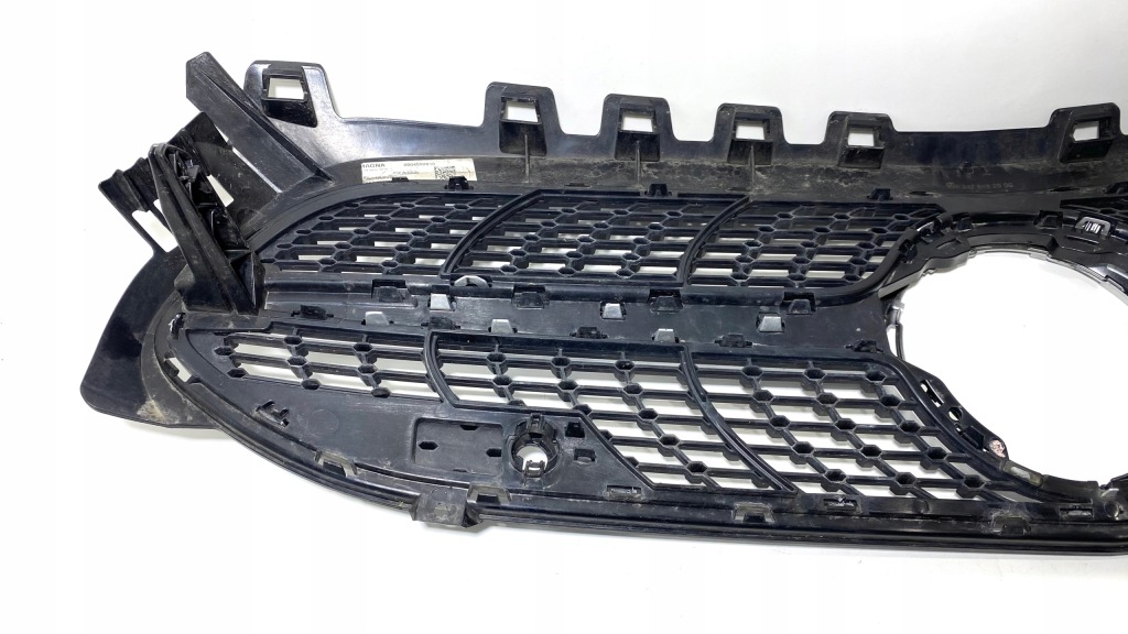 фото №8, Решётка радиатора бампера mercedes w247 a2478882900