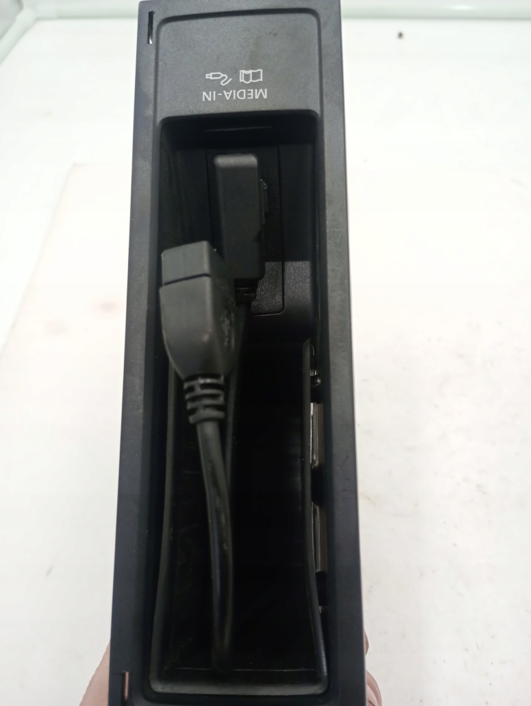 фото №12, Модуль интерфейс интерфейс media in vw passat b7 5n0035728 5n0035729