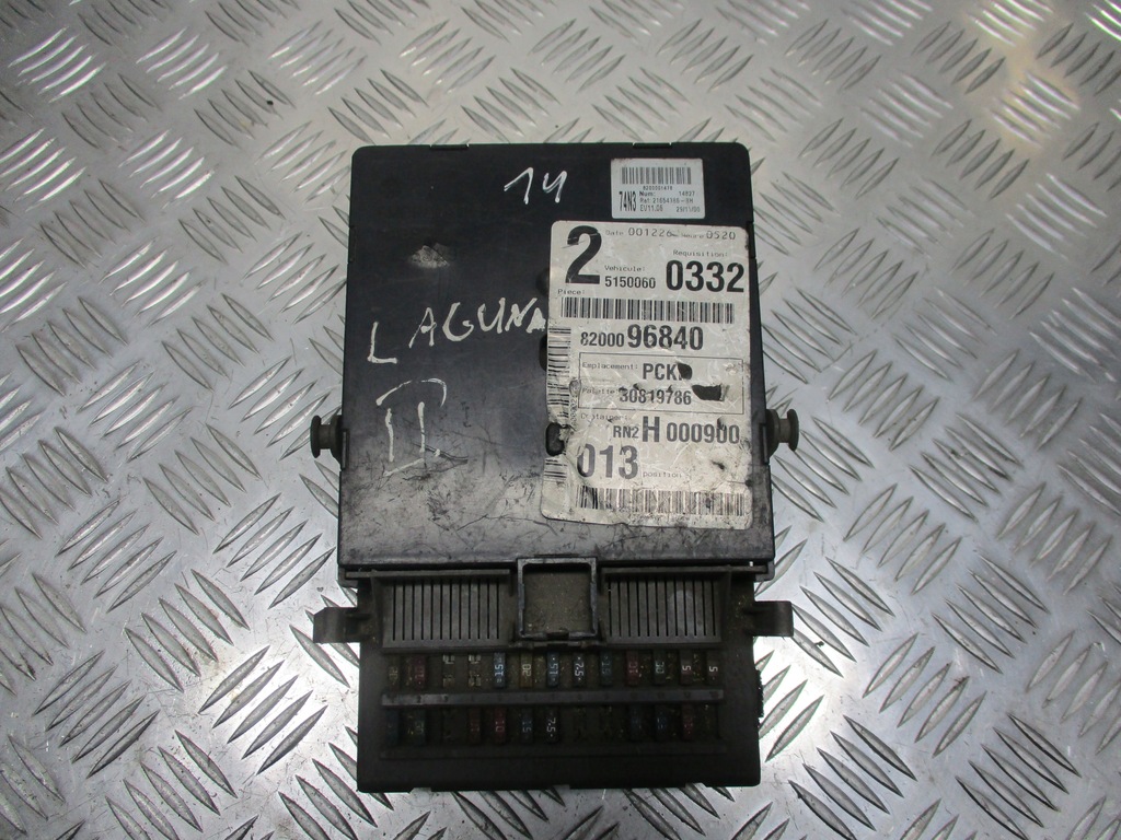 фото №1, Коробка запобіжників renault laguna ii 1.8 16v 8200096840