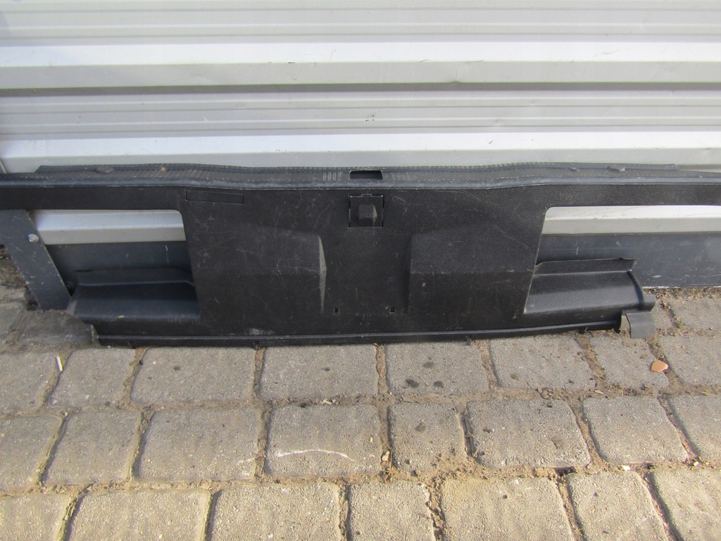 фото №1, 3 mercedes w201 190 пластик захист багажника поперечина задня замка заднього