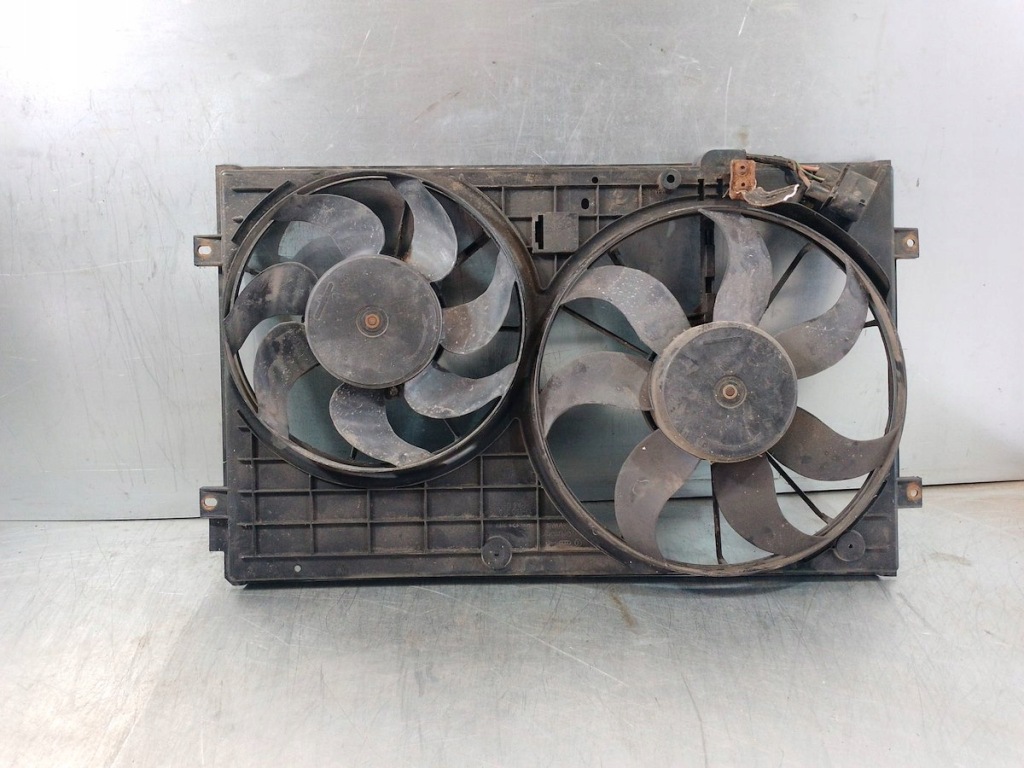 Вентиляторы радиатора audi a3 8p1 1k0121207bb 1k0.121.207b 13-55d300194 Недорого