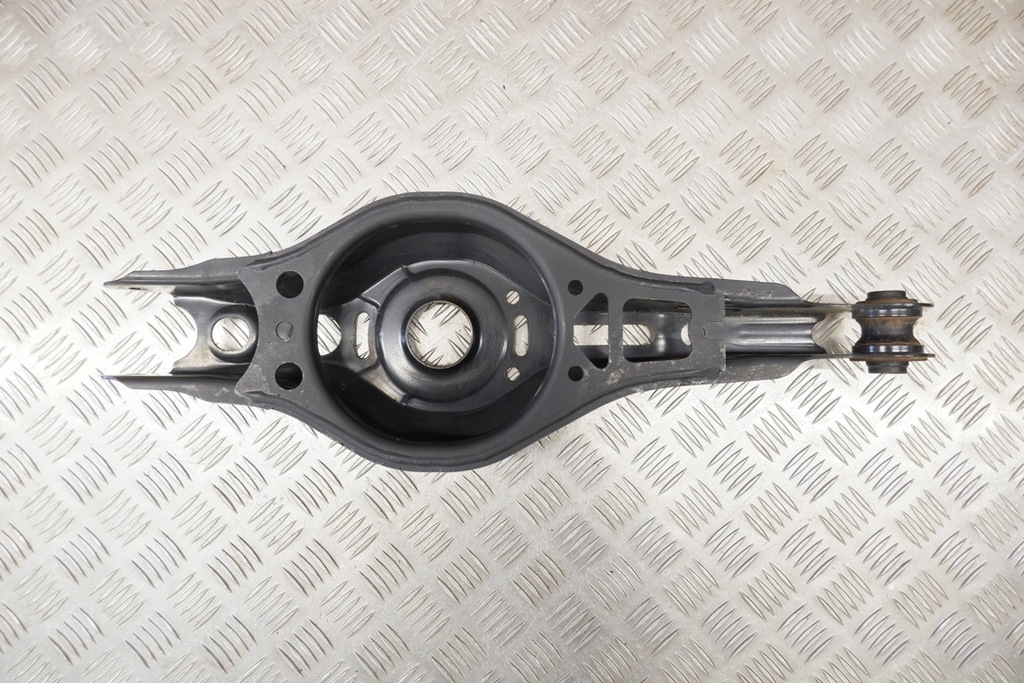 фото №8, Рычаг задний правый toyota corolla хэтчбек _e21_ 48730f4010 1.8l hybrid