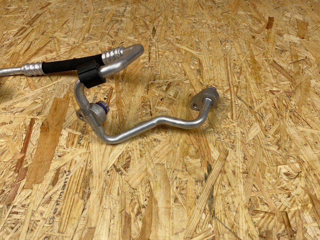 фото №8, Wąż трубка шланг кондиционера porsche taycan 9j1 9j1820729a 2019-