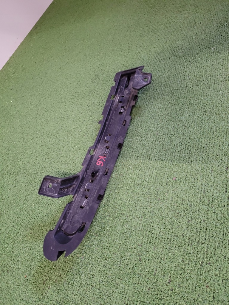 Volvo v40 lift решётка с хром заглушка бампера правая хром 31347043 oem в Украине