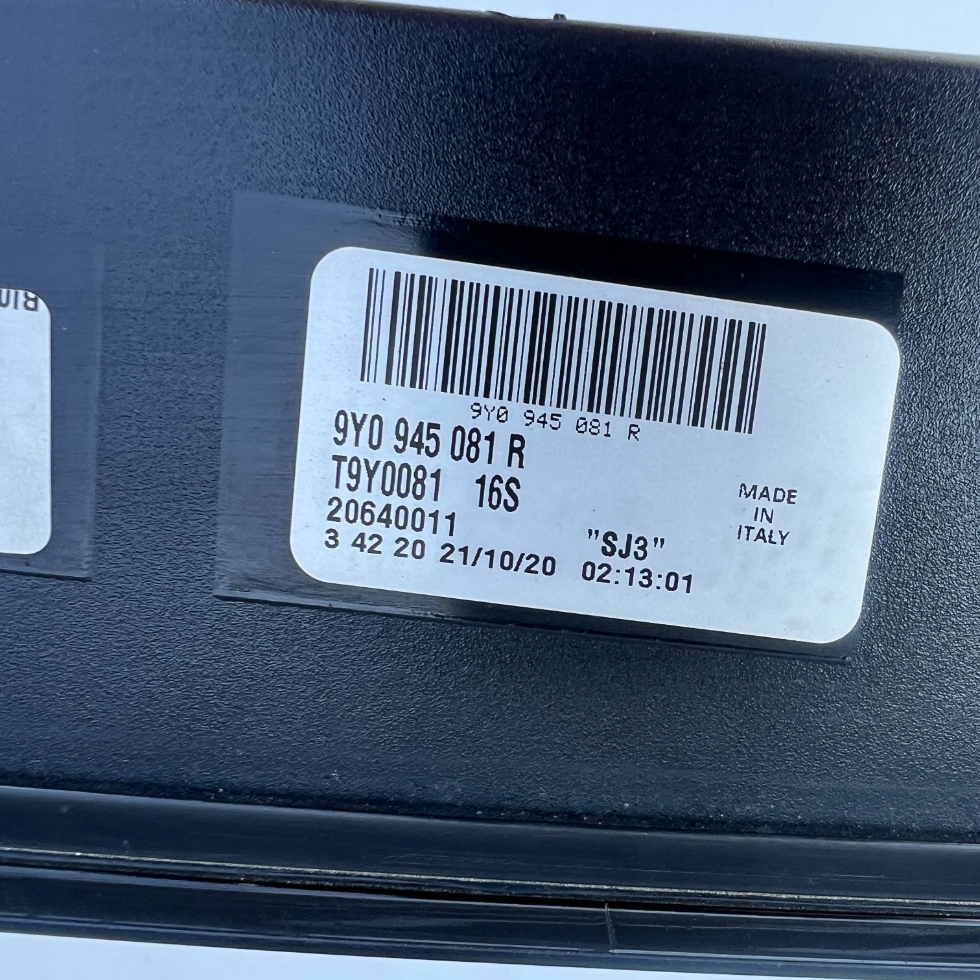 фото №10, Porsche cayenne 9y0 coupe bledna led лампа w багажник