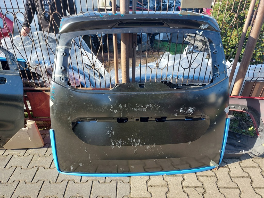 фото №1, Крышка багажника задняя багажника renault kangoo iv 21-