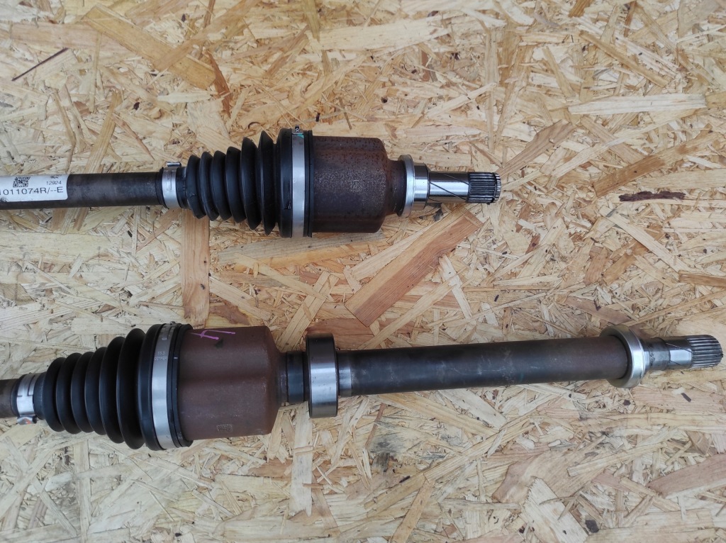 Приводной вал правая 391009795r левая 391011074r renault express 1.5 dci в Украине