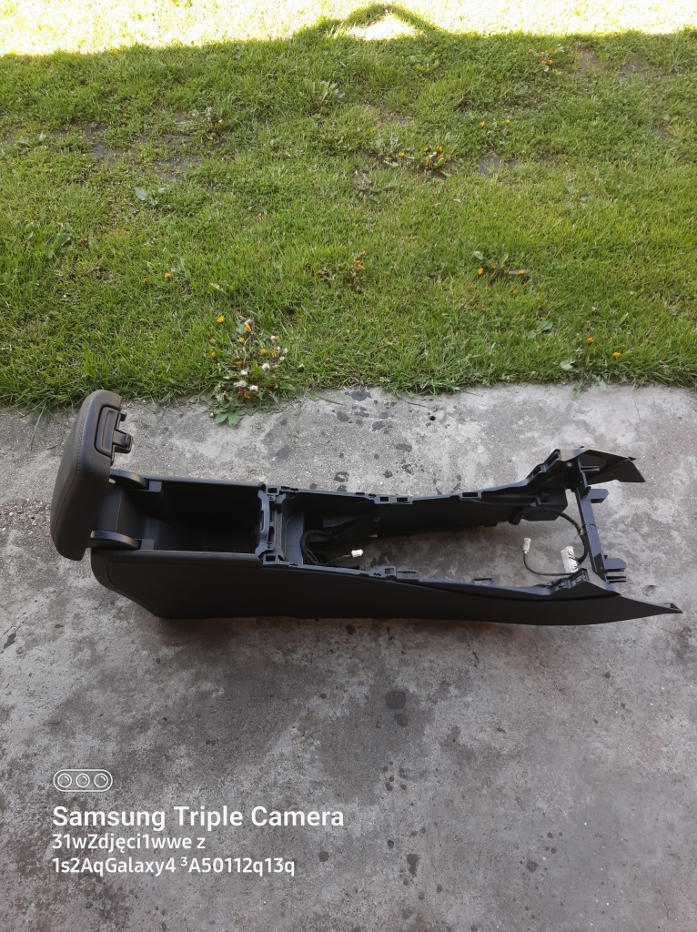 фото №1, Тунель середній підлокітник mercedes w117 amg