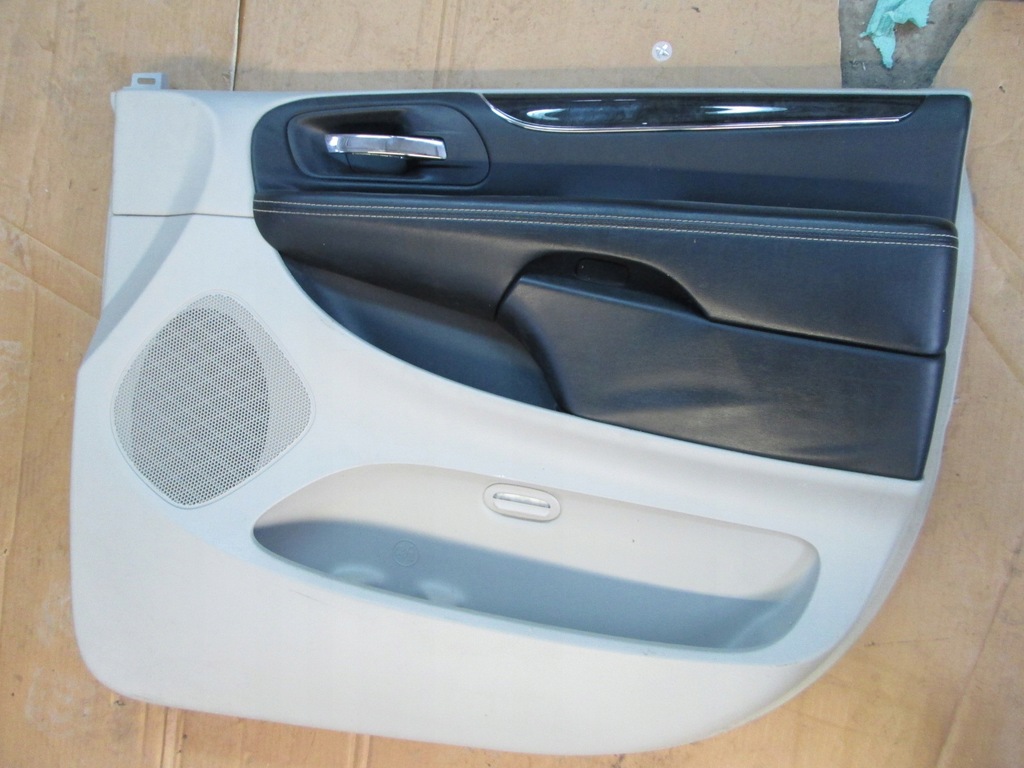 фото №9, Chrysler town country обшивка w дверь правое перед