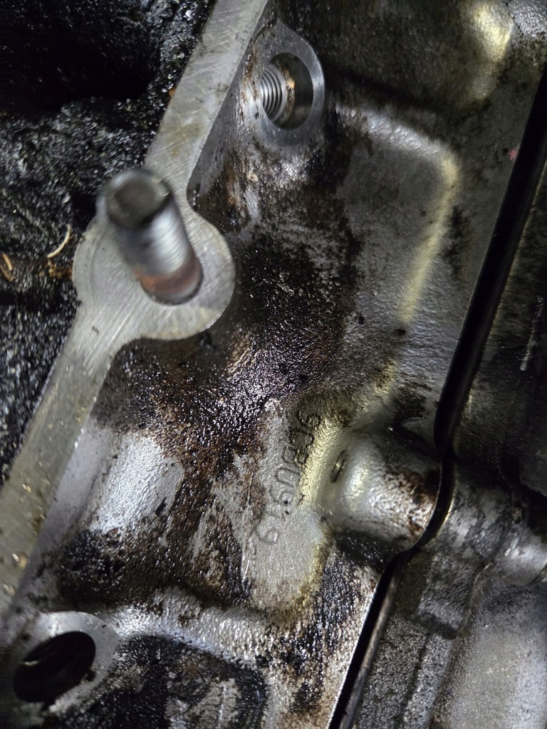 фото №6, Головка двигуна toyota corolla verso e120 2.0d4d 90b0919