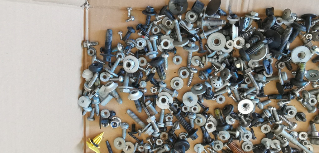 фото №5, Jaguar xf ii x260 2018r 3.0 td v6 болты салона 4kg с демонтажа