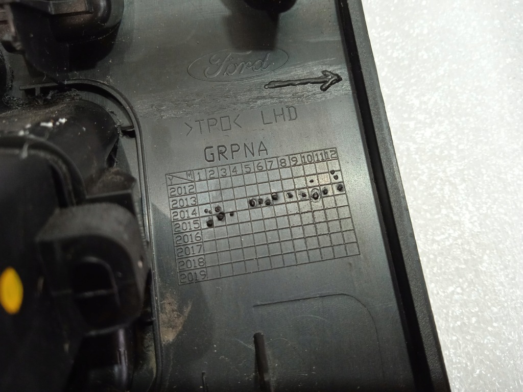 фото №8, Ford mondeo mk5 защита нижняя панели консоли